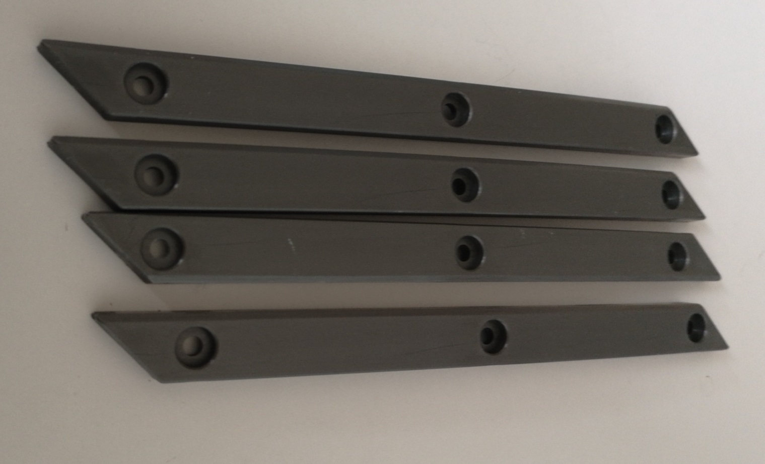 尼龍PA66耐磨材料應(yīng)用于高鐵座椅滑動轉(zhuǎn)動配件