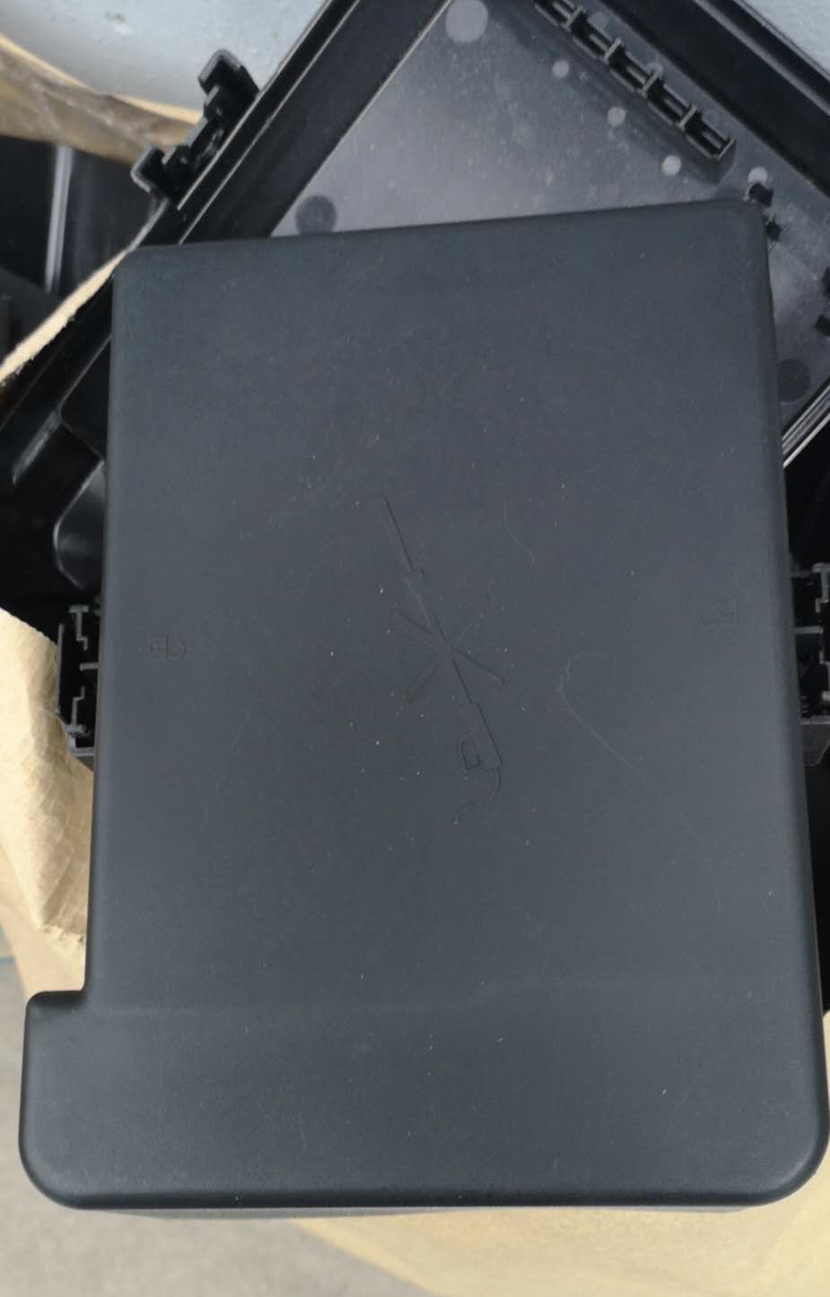 尼龍PA6增強汽車電器盒可激光打碼專用料