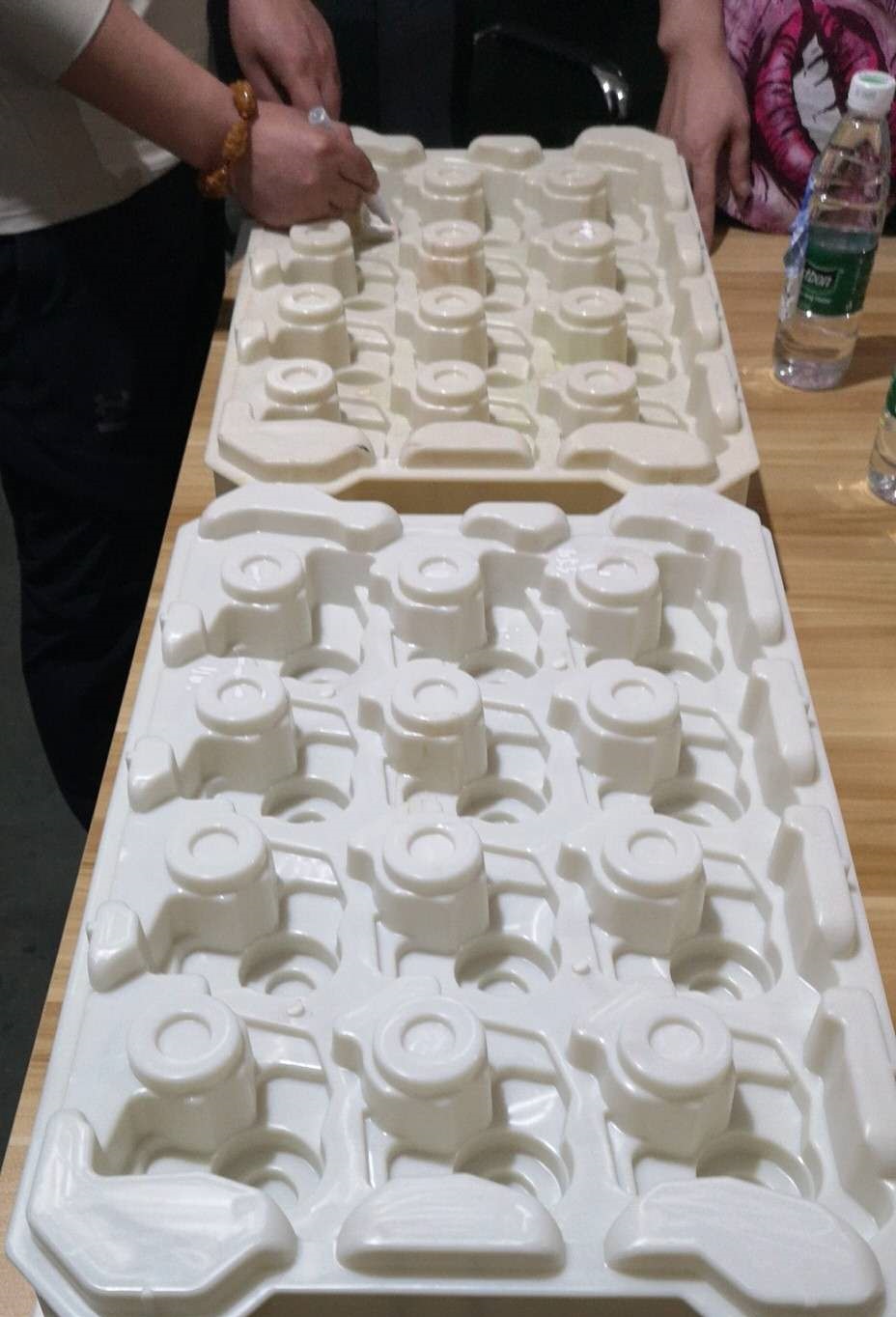 尼龍PA改性材料應(yīng)用于智能包裝部件托盤